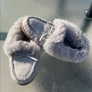 J. Crew Fur Lined Gray Slippers with Bows SZ 5
